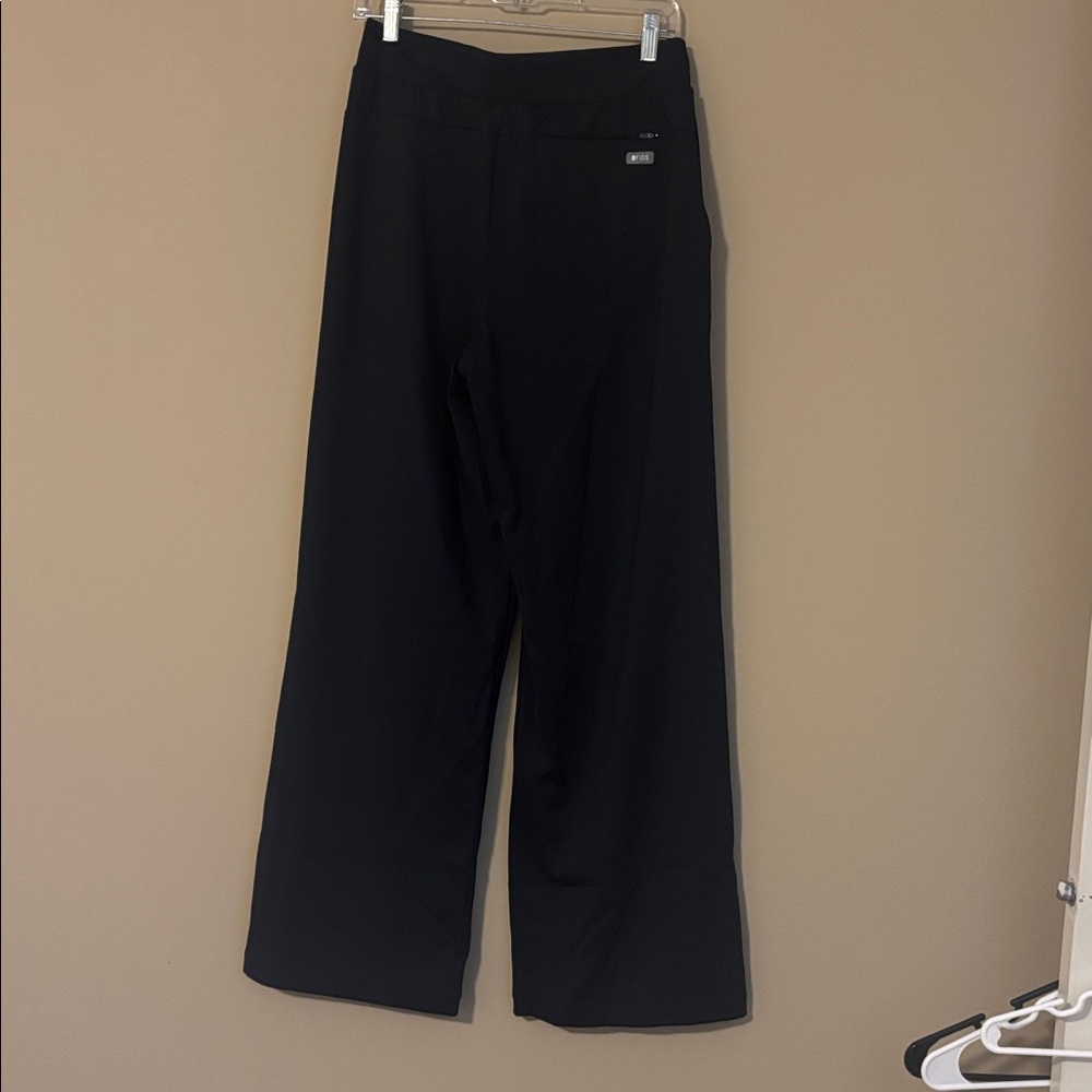 Figs High Waisted Salina FORMx Wide Leg Scrub Pants™ Navy - Picture 3 of 4